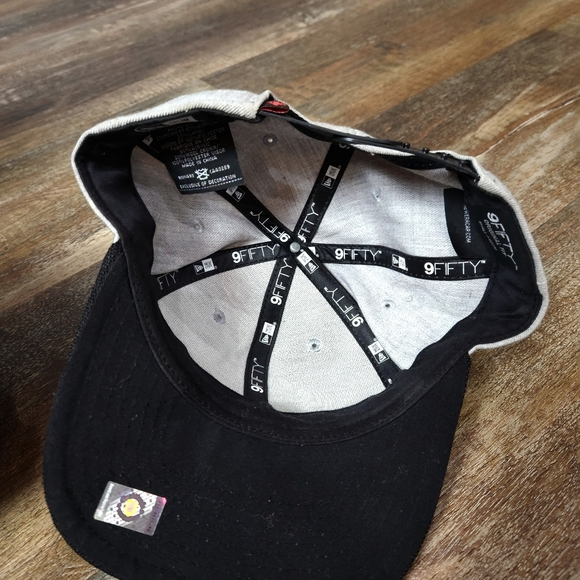 Manchester United 2 New Era Black Cap Strap Back & Black Grey Snap Back - Picture 11 of 16